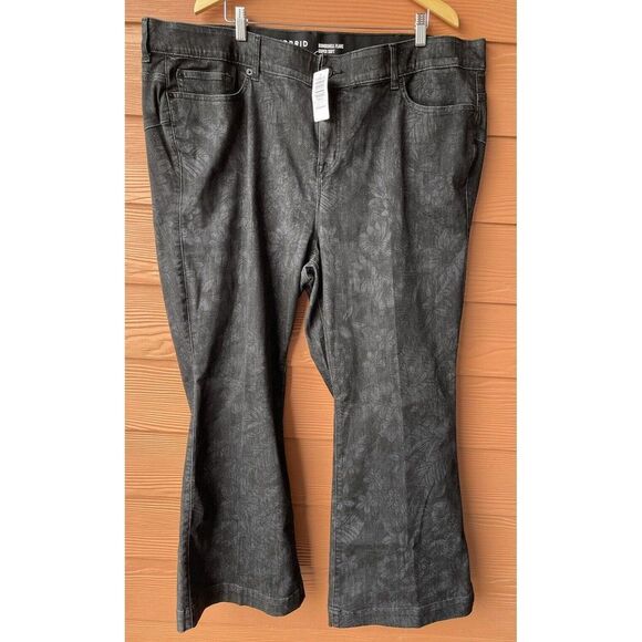 Torrid Bombshell Flare Super Soft Jeans Women’s Size 28 Reg Black Floral - Picture 4 of 15